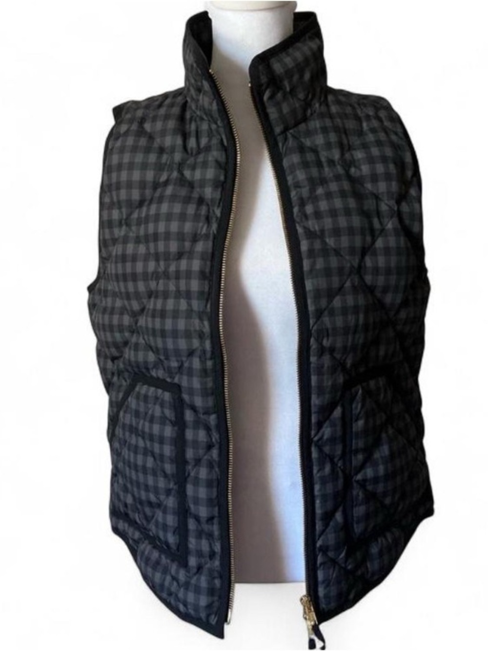 J. Crew Ladies Black / Gray Gingham Plaid Quilted Puffer Vest size Small - Picture 3 of 9
